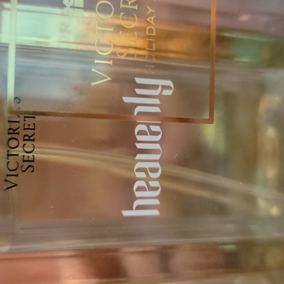 Victoria's Secret 2020 Holiday Set - Picture 5 of 8